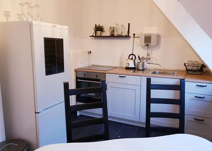 25mn to HH-2BR Kitchen&Netflix